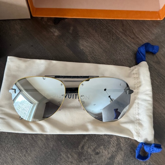 Authentic Louis Vuitton Clockwise Canvas Sunglasses Luxury - Picture 13 of 13